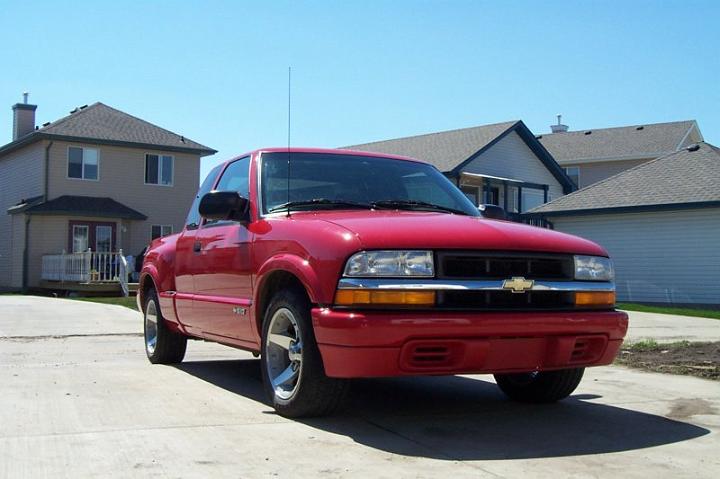 howardthetruck.jpg - Our 2001 Chevrolet S-10 pickup. We called him Howard the Truck.