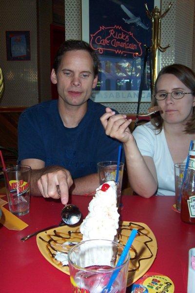 hugedessertsatredrobin.jpg - Red Robin's with Peter & Vicki.