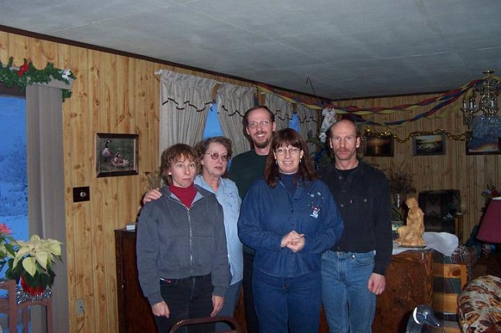 robsfamily.jpg - The Fam.  Bet, Mom, me, Barb & Rick.