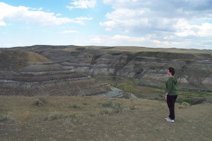 thebadlands.jpg - Hiking in Drumhellar