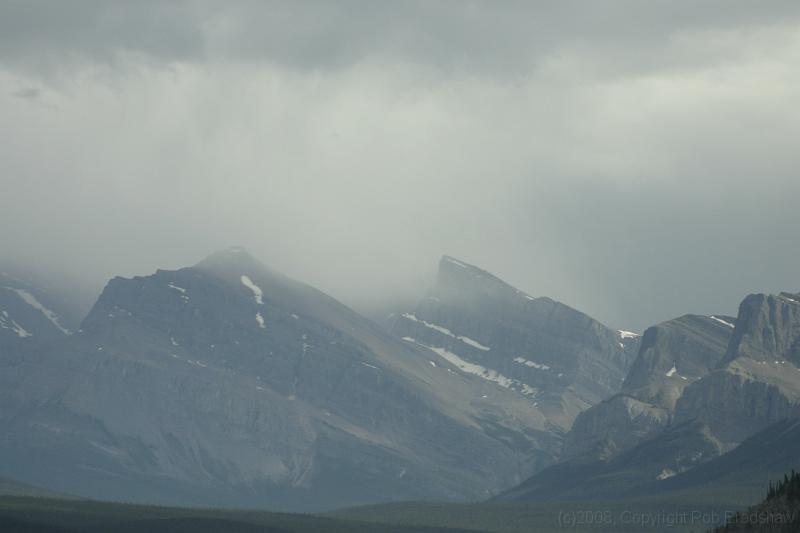 IMG_0024.JPG - Mountains wrapped in clouds