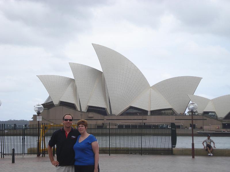 DSC00364.JPG - Barb & I with the Opera House