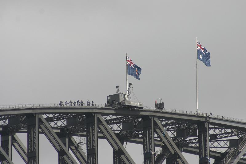 IMG_3949.JPG - It is possible to walk across the top of Harbour Bridge.