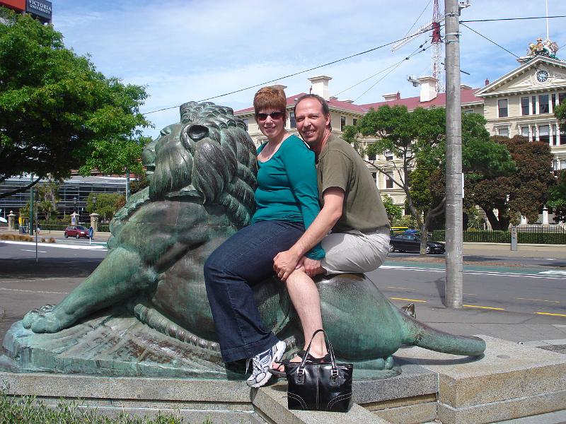 DSC00314.JPG - They had lion statues outside of Parliment