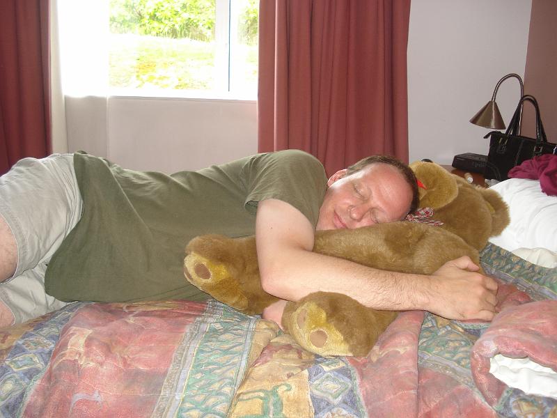 DSC00324.JPG - Nap time with Floyd.  Barb took her bear to Australia as a Rob replacement