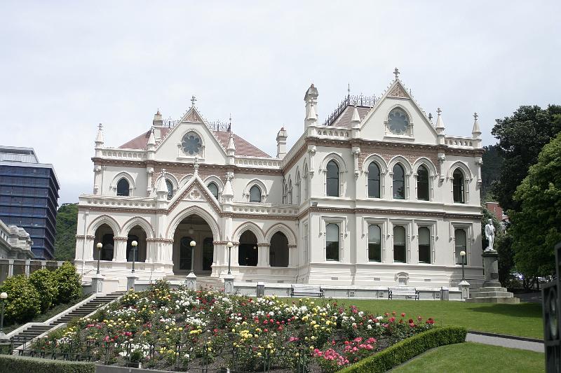 IMG_2501.JPG - The Parlimentary library.